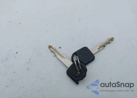 1998 Mercury Sable Gs/Ls from USA, damaged, VIN 1MEFM50U8WG638543